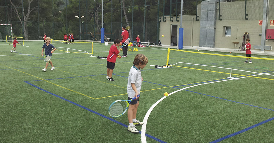 Els alumnes podran perfeccionar el seu control de la raqueta